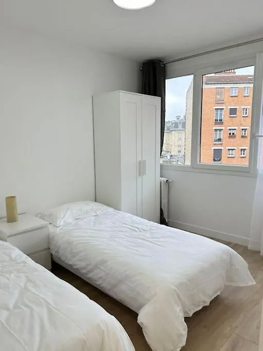 アパート Spacious Accommodation Near Carre De Baudouin Bua パリ