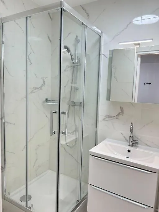 Spacious Accommodation Near Carre De Baudouin Bua Paris