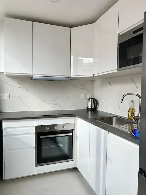 Spacious Accommodation Near Carre De Baudouin Bua Paris France